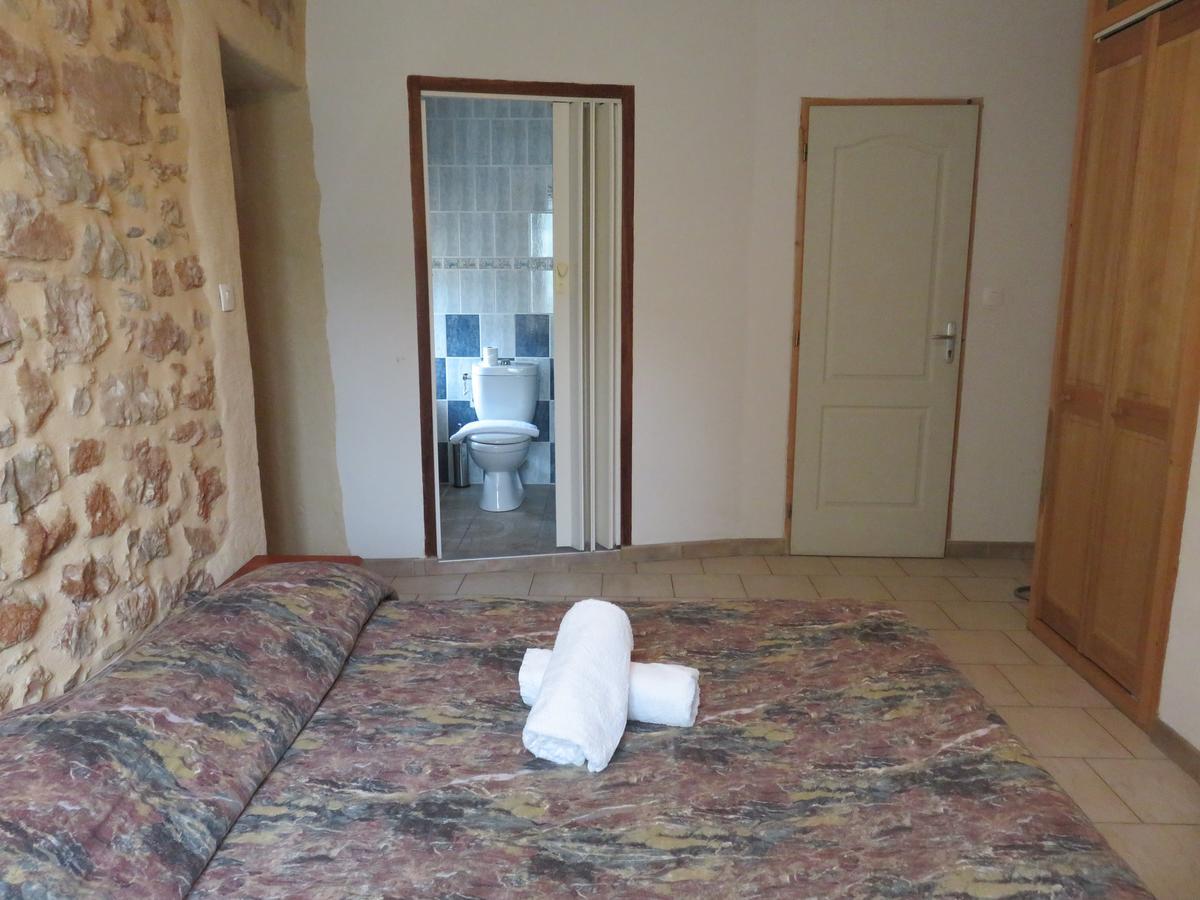 Cafe De La Place Gite & Chambres D'Hotes "Lou Pastre" Lanuéjols Zewnętrze zdjęcie