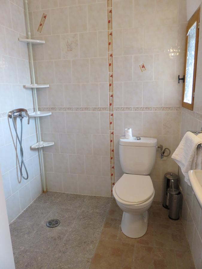 Cafe De La Place Gite & Chambres D'Hotes "Lou Pastre" Lanuéjols Zewnętrze zdjęcie